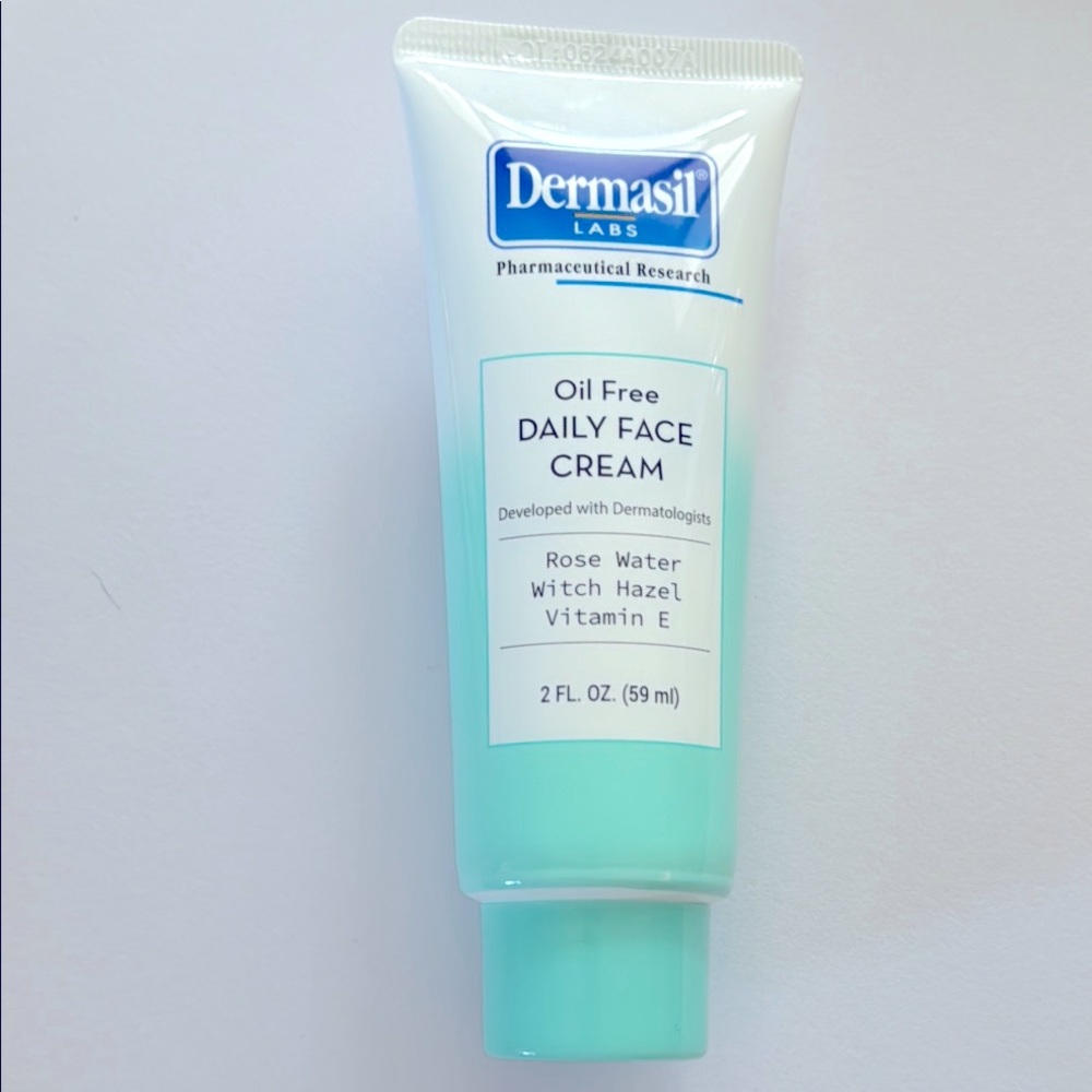 Dermasil Labs Oil Free Daily Face Cream Rose Water Witch Haz and Vitamin E